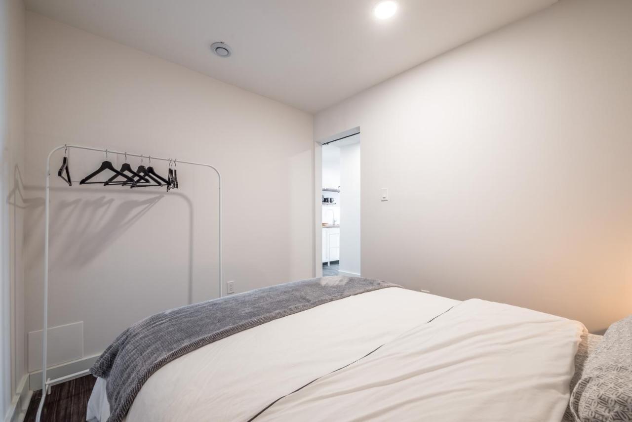 Modern Contemporary 2 Bedroom Suite Halifax Buitenkant foto